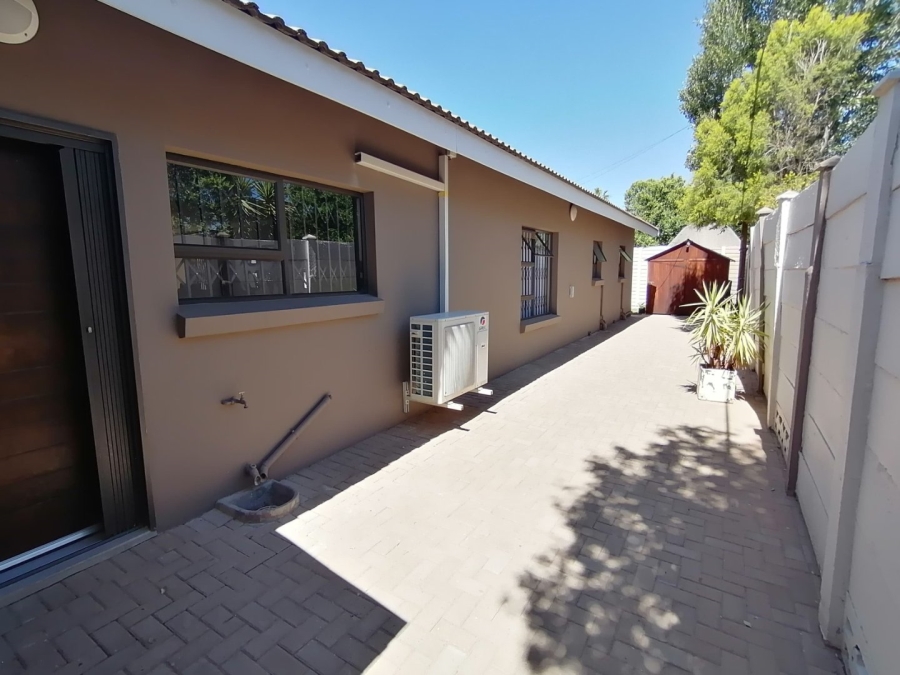 3 Bedroom Property for Sale in Langenhovenpark Free State